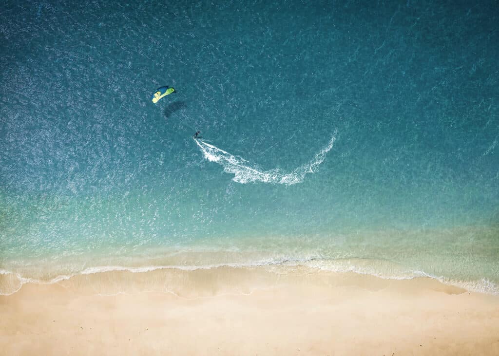 Photomontage aliaspauline plage office national tourisme tunisien agence roughman illustrateur mil pat